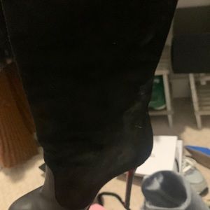 Authentic Christian louboutin size 39.5